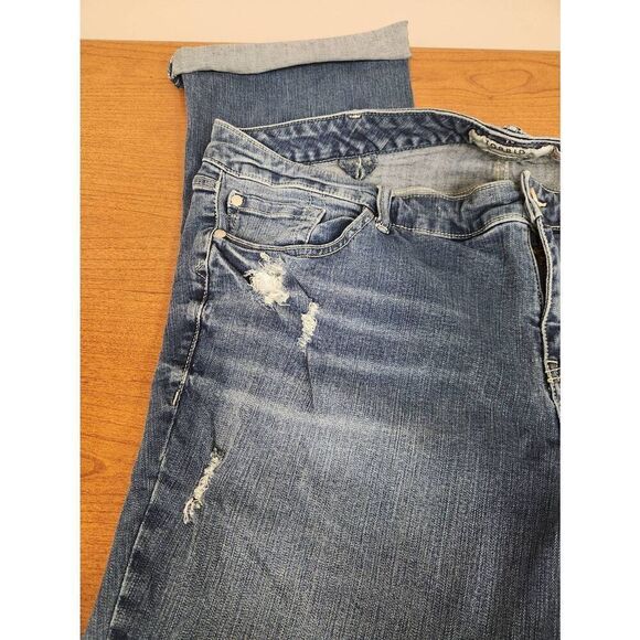 Torrid 24T denim jeans. Measures approx 44w x 30 Inseam x 12 rise. Has a cut hem - Picture 6 of 9